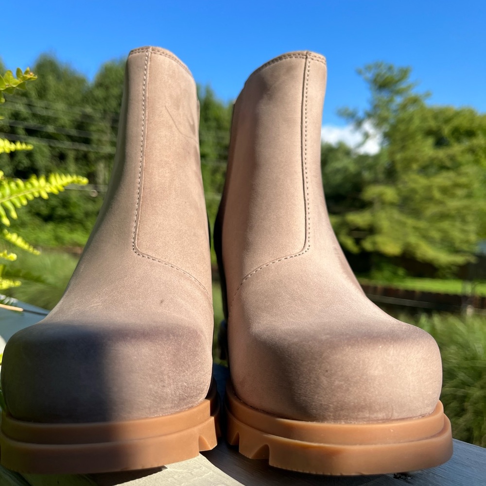 Size 7 Sorel Joan of Arctic II Chelsea Wedge